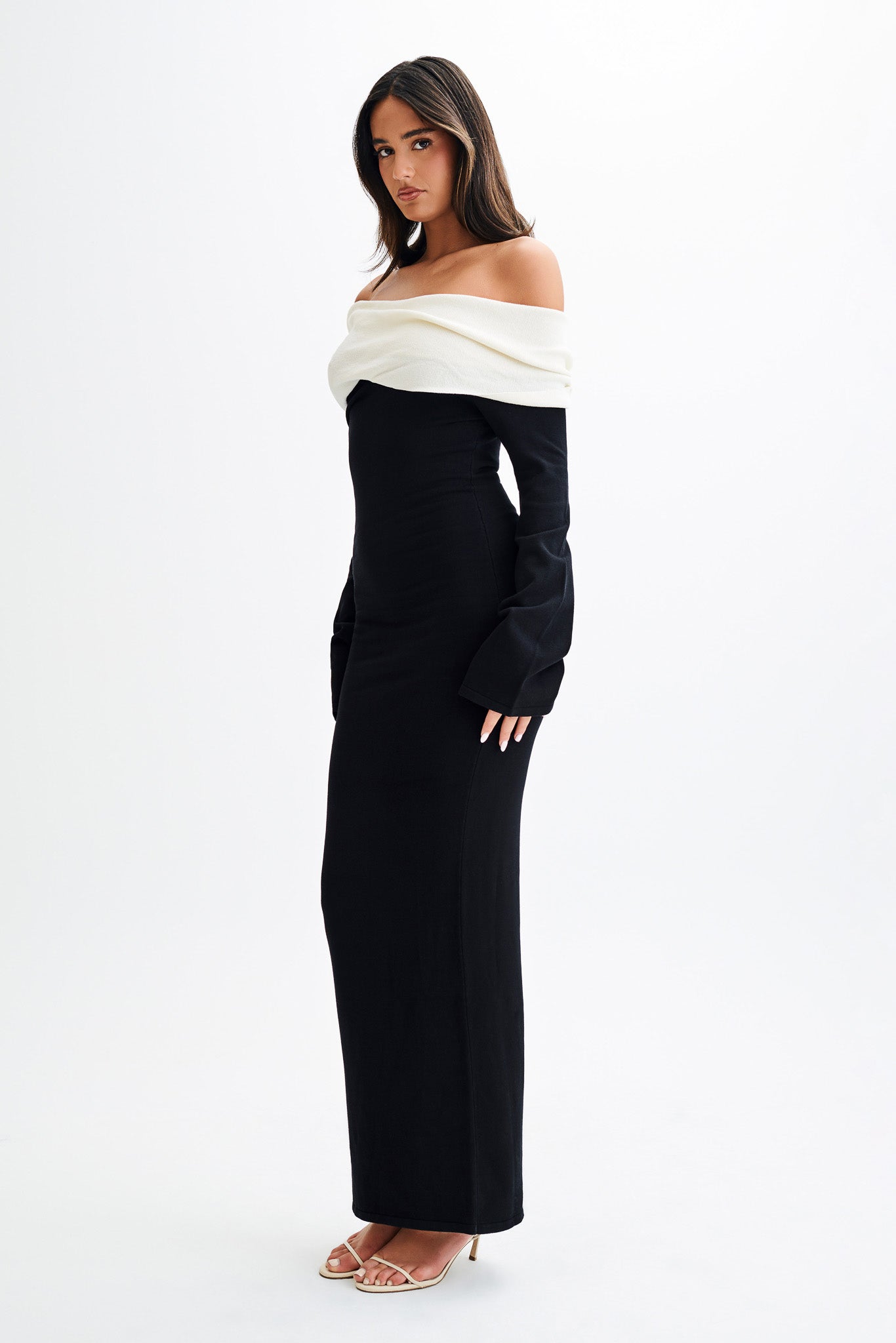 Yoko Kontrast Triko Maxi Elbise - Siyah/Beyaz
