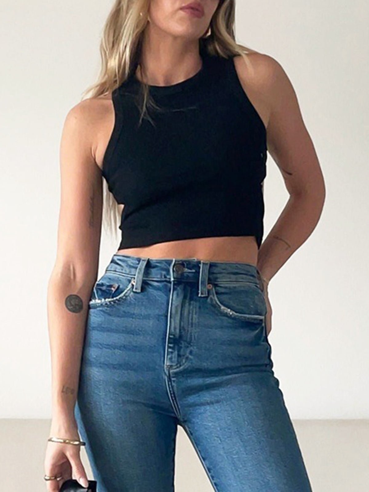Tam Arka Kesim Kısa Tank Top
