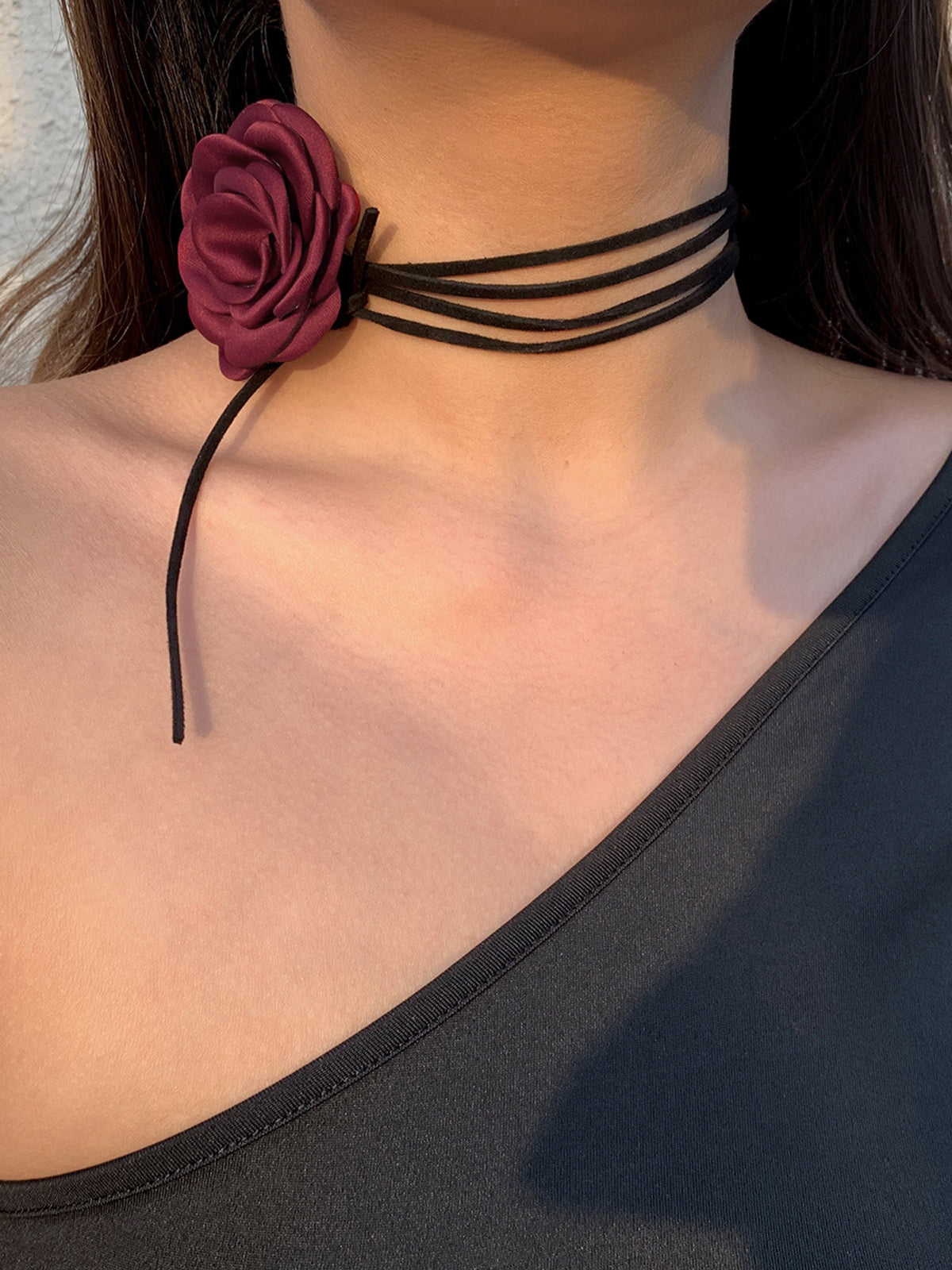 Rosette Bud Choker Kolye