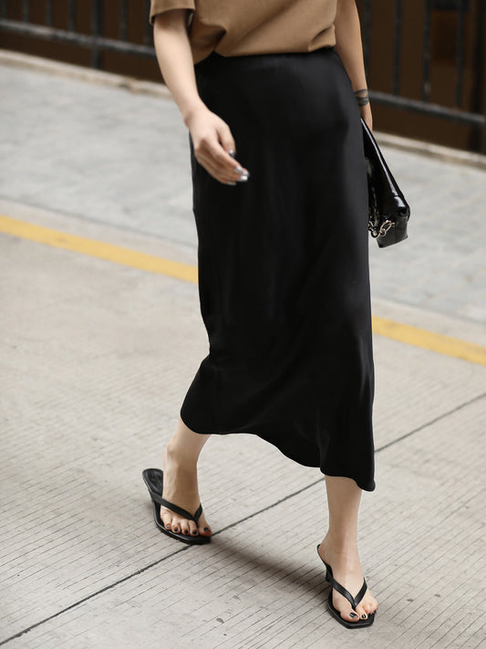 Akışkan Saten Midi Etek