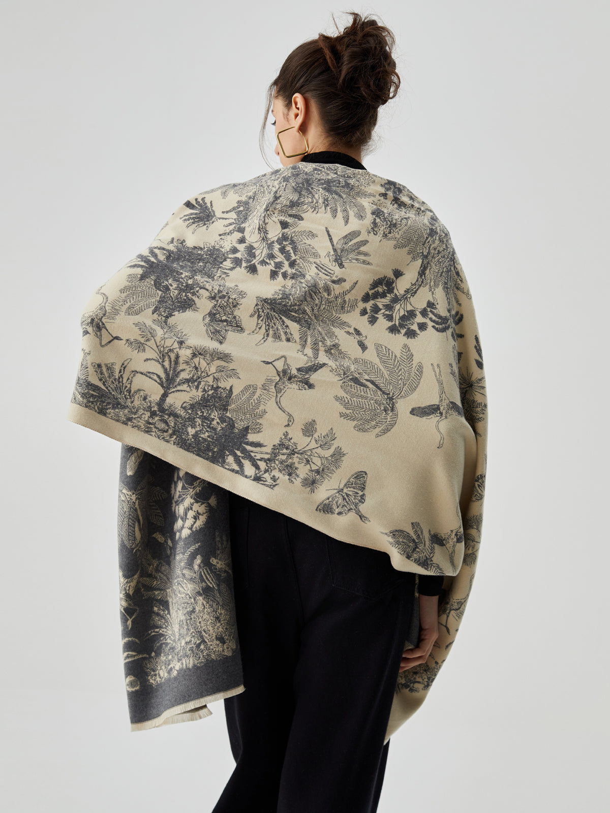 Çift Yüzlü Jakarlı Pampas Atkı