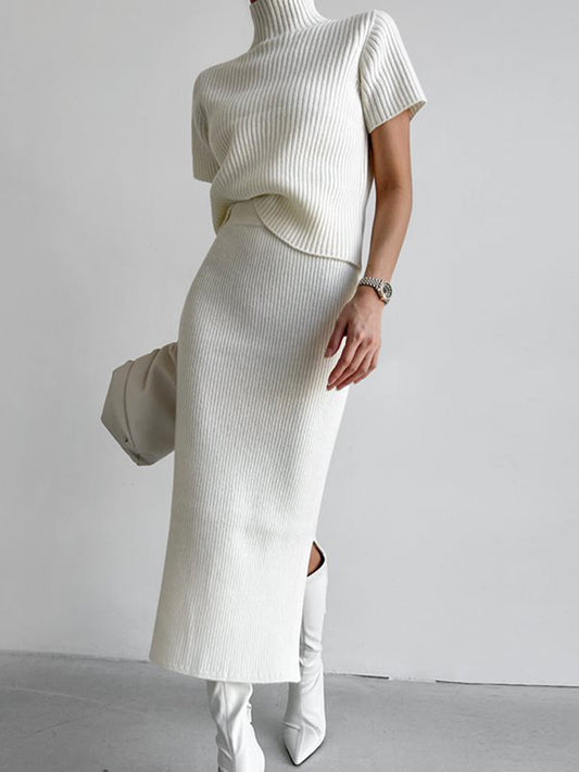 Katmanlı Yüksek Yaka Yırtmaçlı Ribana Triko İkili Etek Seti