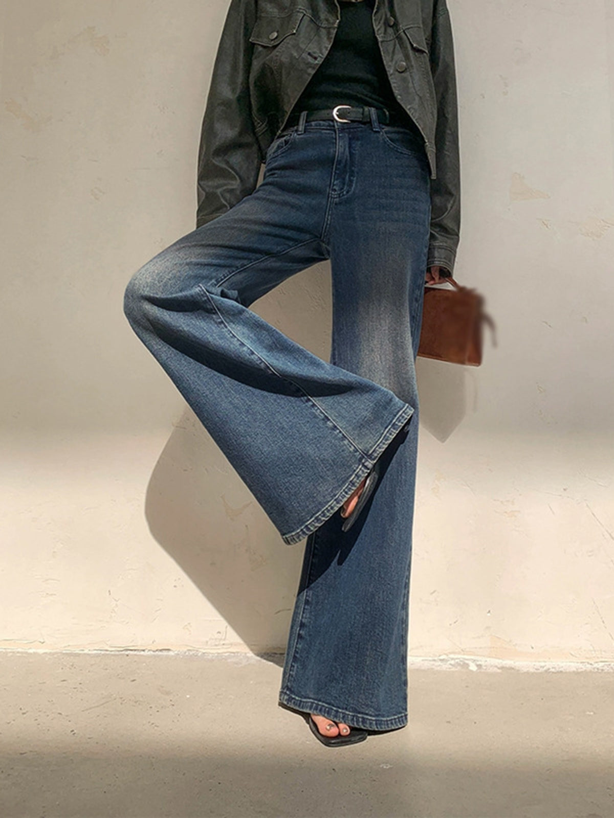 Eski Stil Düşük Bel Yıkanmış Geniş Paça Kot Pantolon