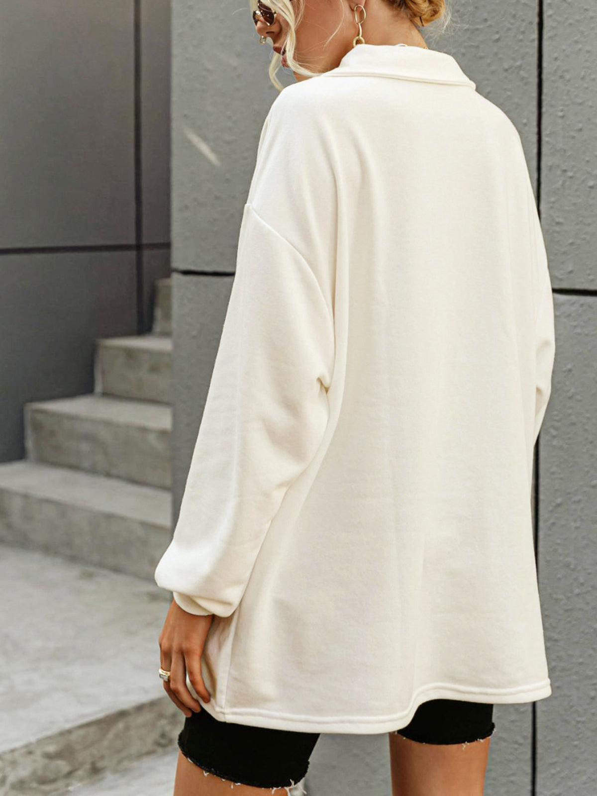 Yaka Detaylı Oversize Sweatshirt