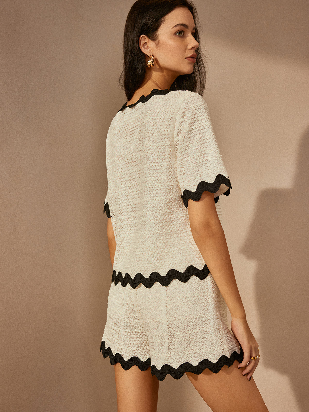 Kontrast Düşük Yaka Şort Takımı