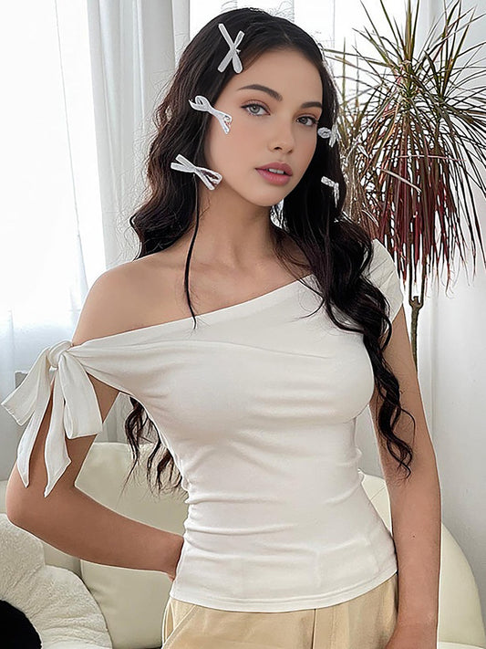 Asimetrik Tek Omuzlu Fiyonklu T-Shirt