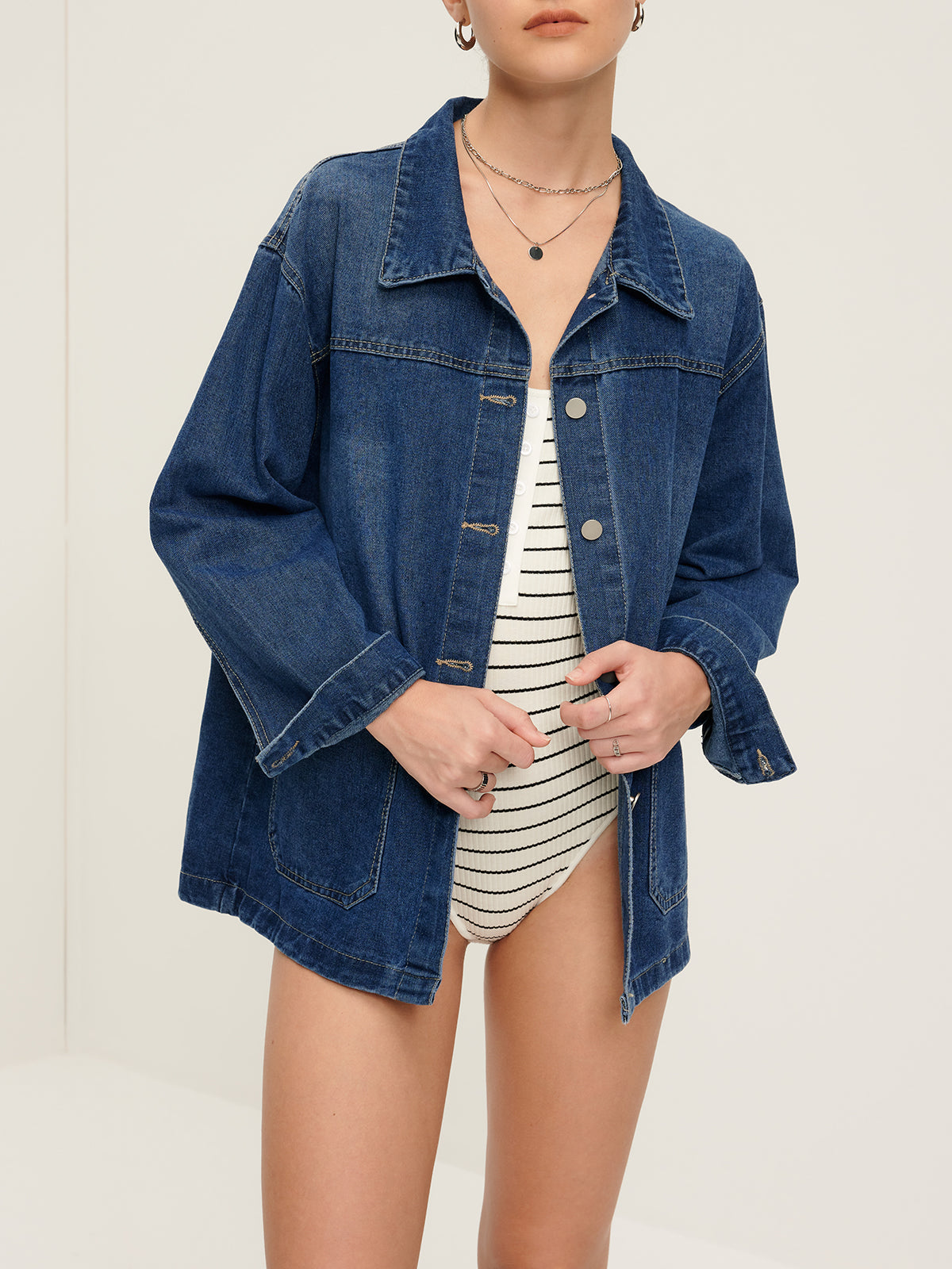 Sıradan Göğüslü Reverek Denim Ceket