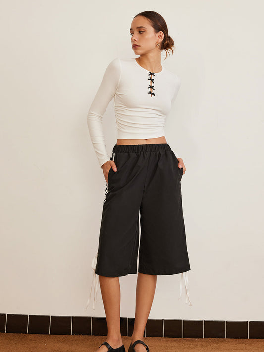 Kurdele Detaylı Düz Tişört