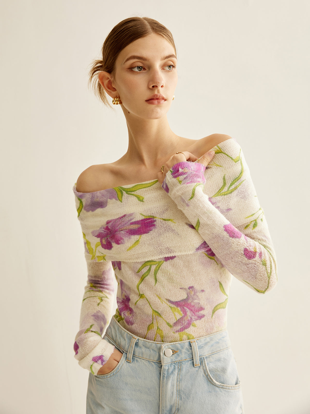 Romantik Off-Shoulder Baskılı Triko Üst
