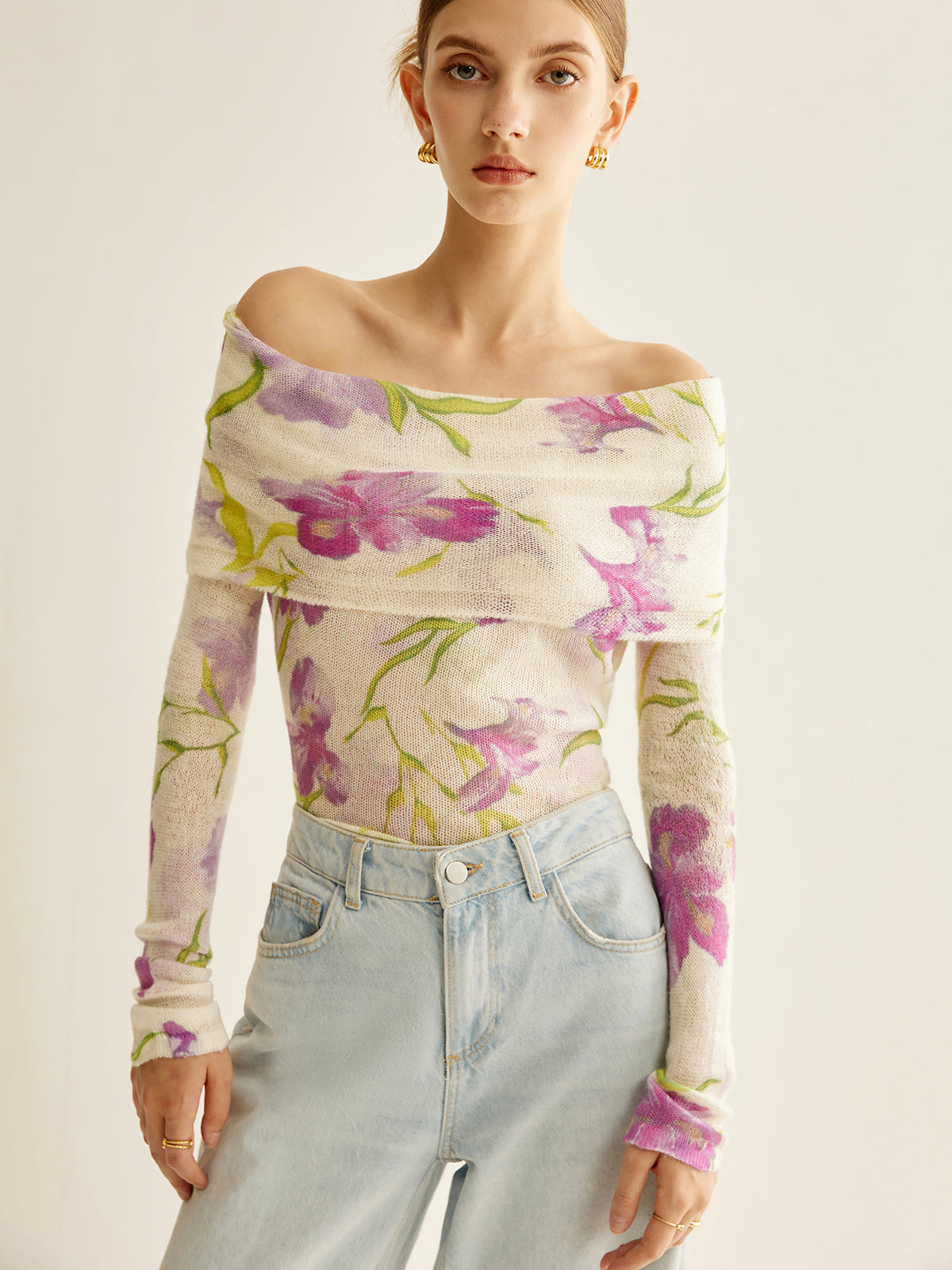 Romantik Off-Shoulder Baskılı Triko Üst