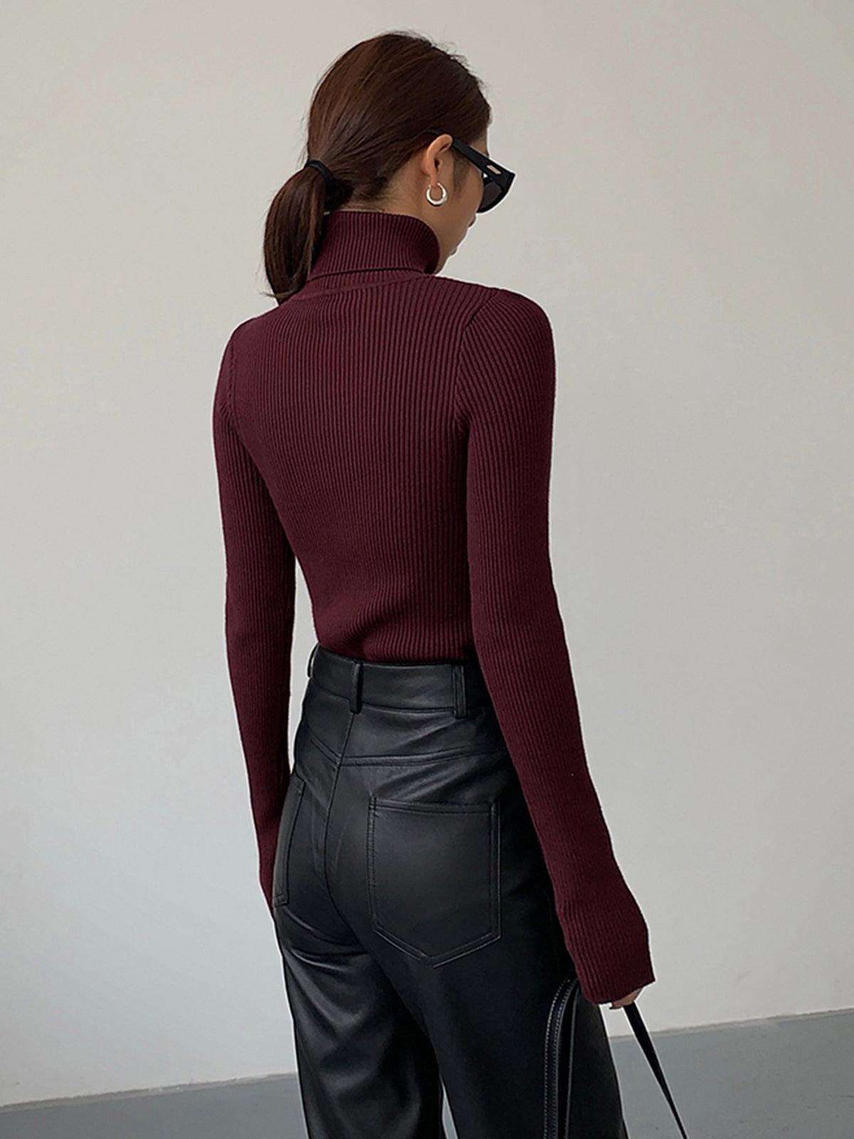 Minimalist Yuvarlak Yaka İnce Triko Üst