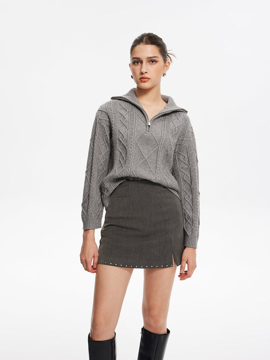 Boncuklu Kenar Açıklıklı Mini Etek