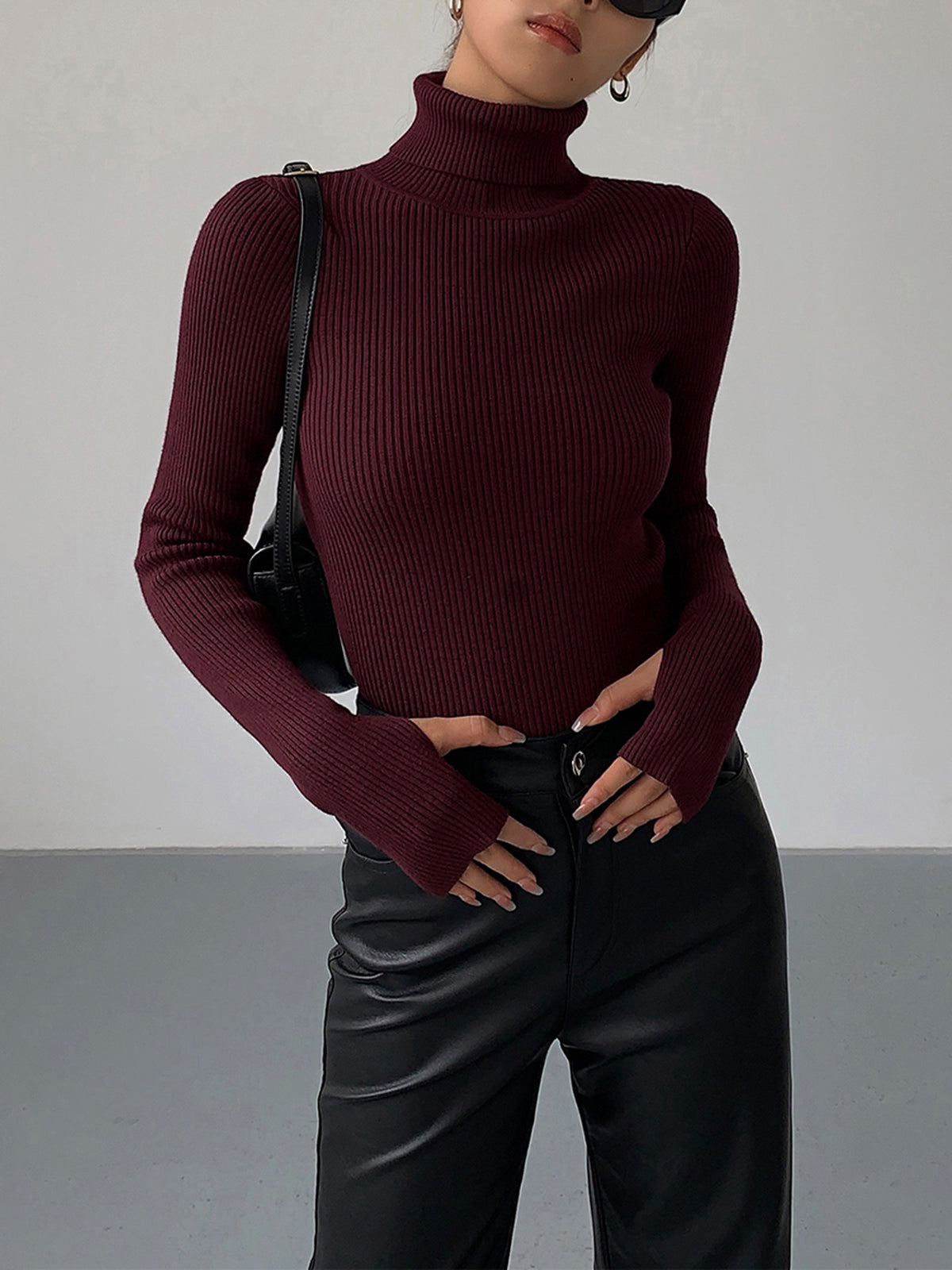 Minimalist Yuvarlak Yaka İnce Triko Üst