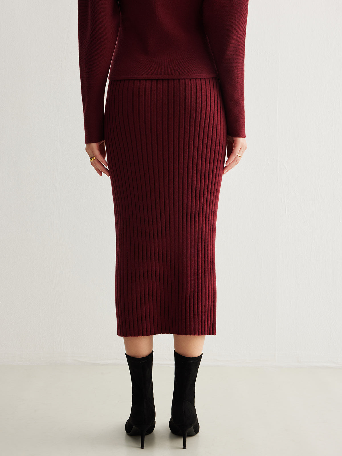 Minimalist Ribbed Sweater Etek