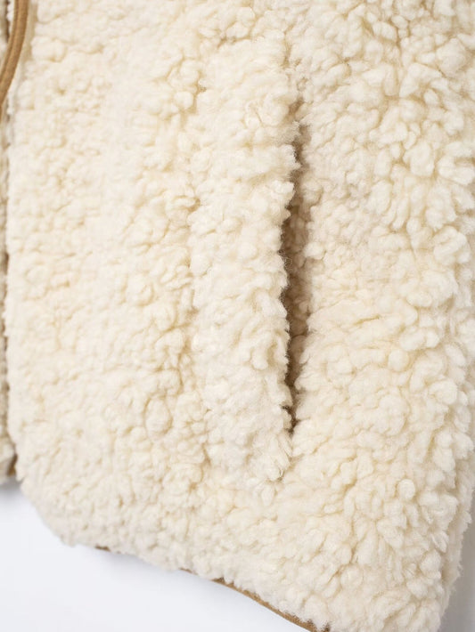 Dantel Detaylı Polar Yelek