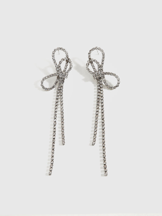 Straslı Fiyonk Küt Burgu Küpeler