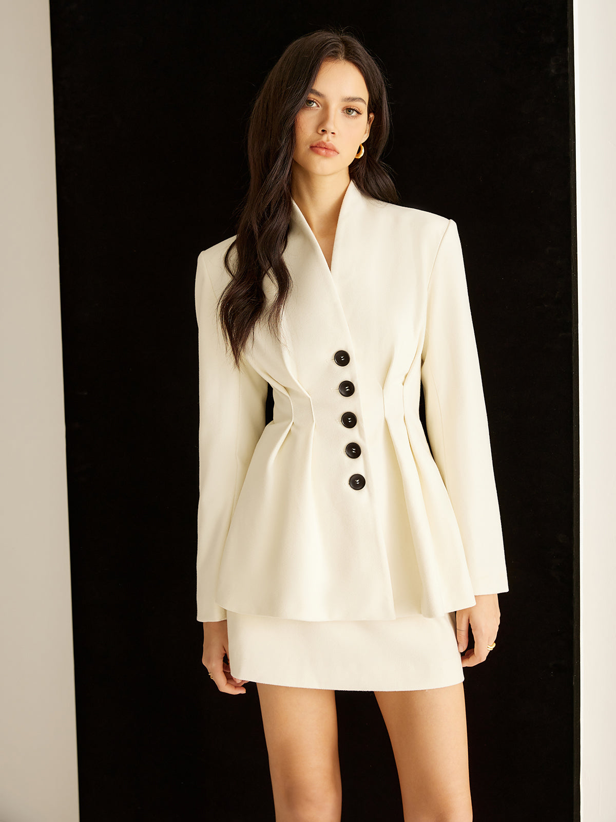 Şık Fırfırlı Düğmeli Blazer