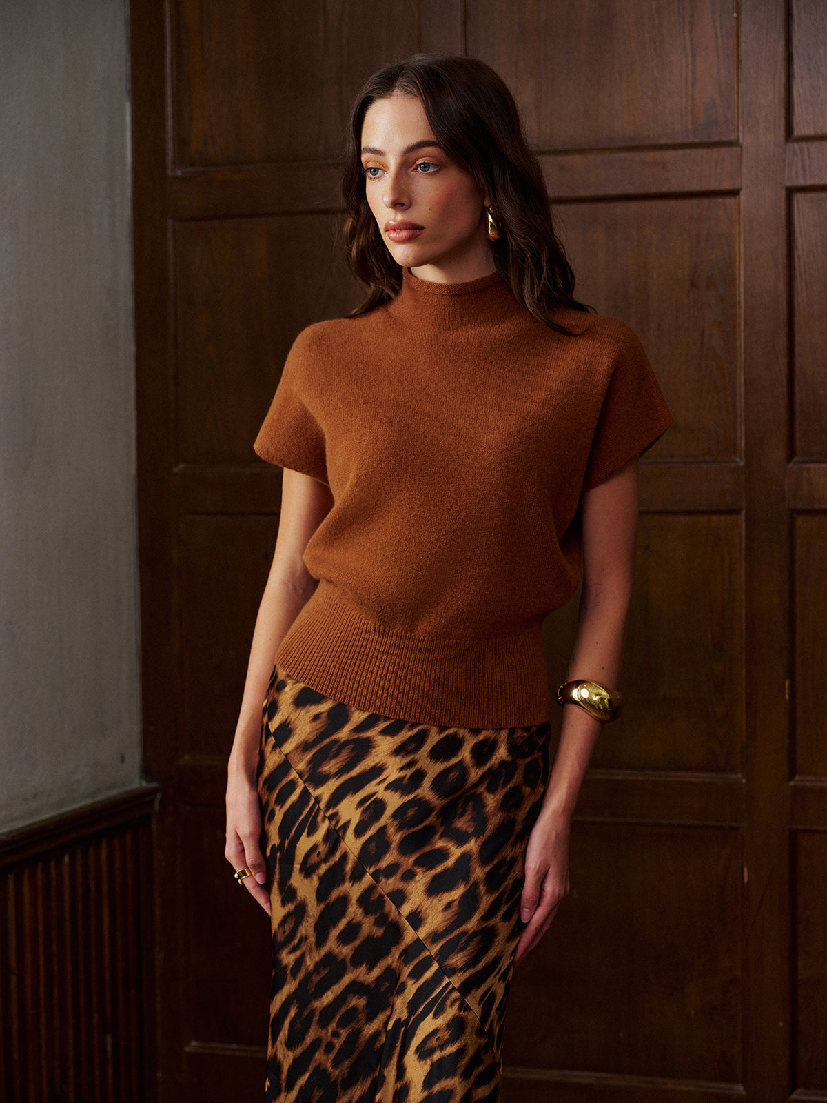 Yüksek Yaka Yün Süveter