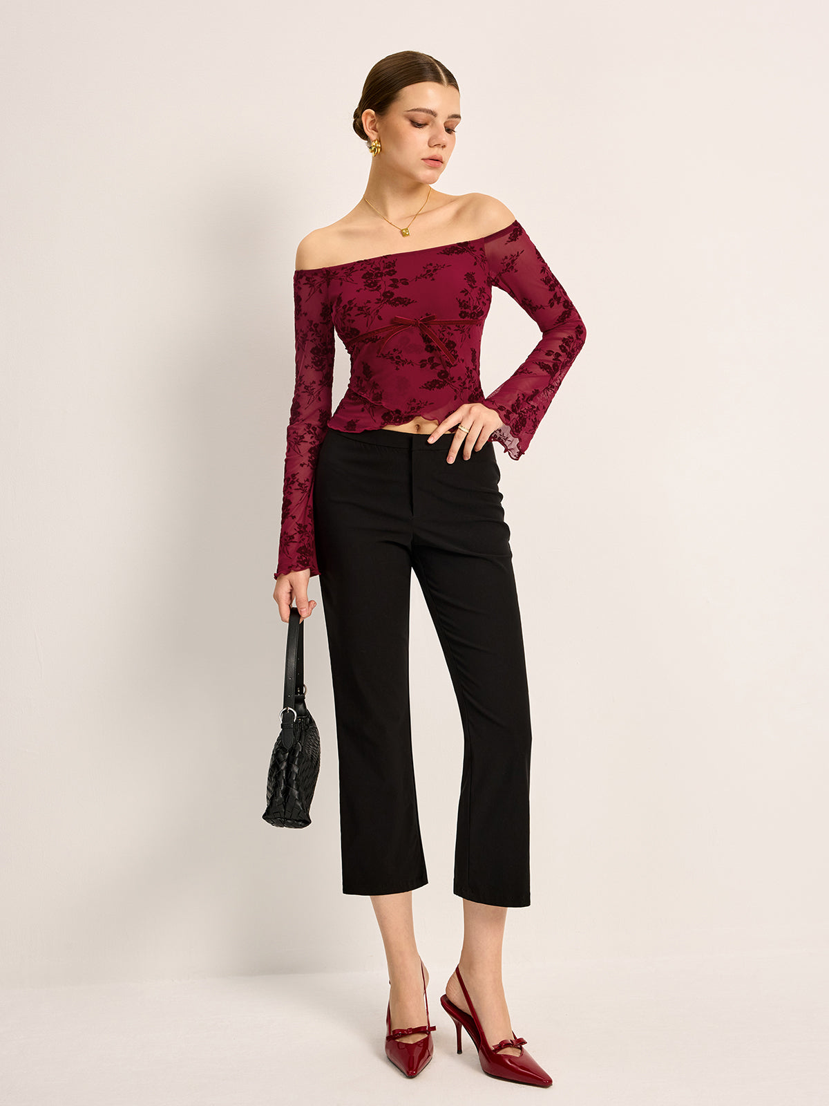 Off-Shoulder Çiçek Desenli Yarım Şeffaf Tişört