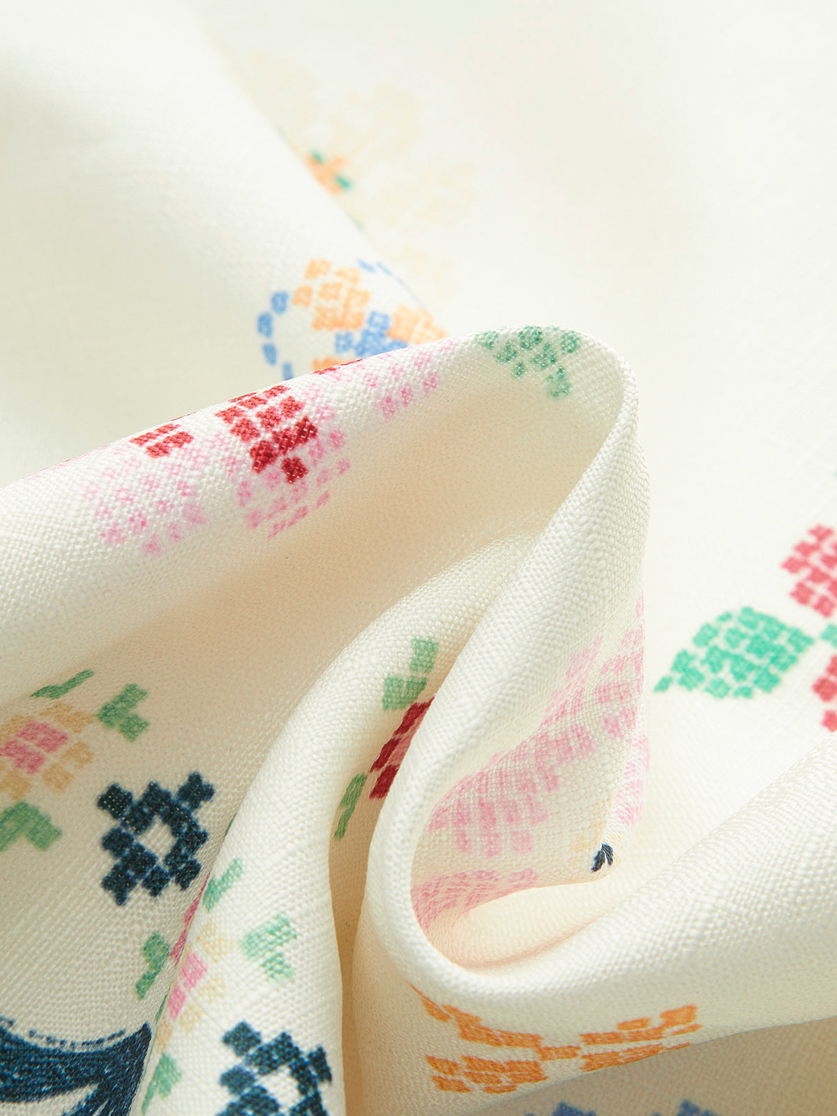 Çiçek Nakışlı Düğme Detaylı Yelek