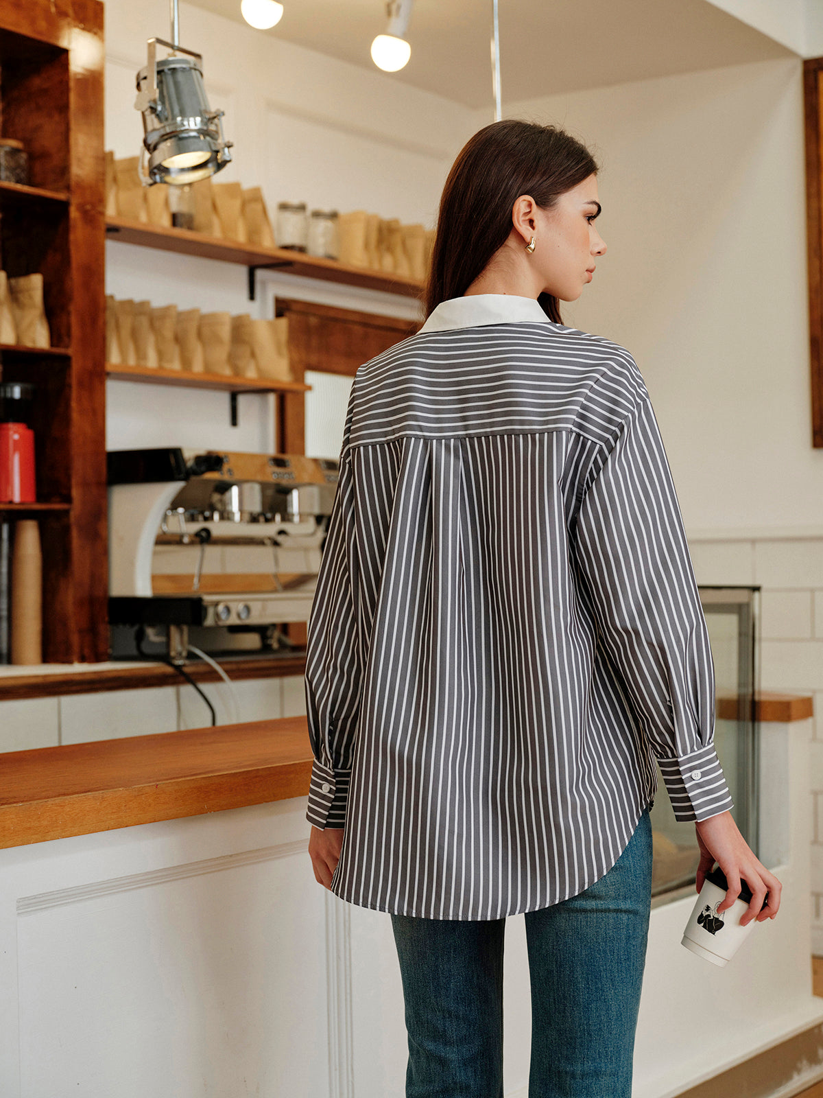 Çizgili Kontrast Yaka Düğmeli Gömlek