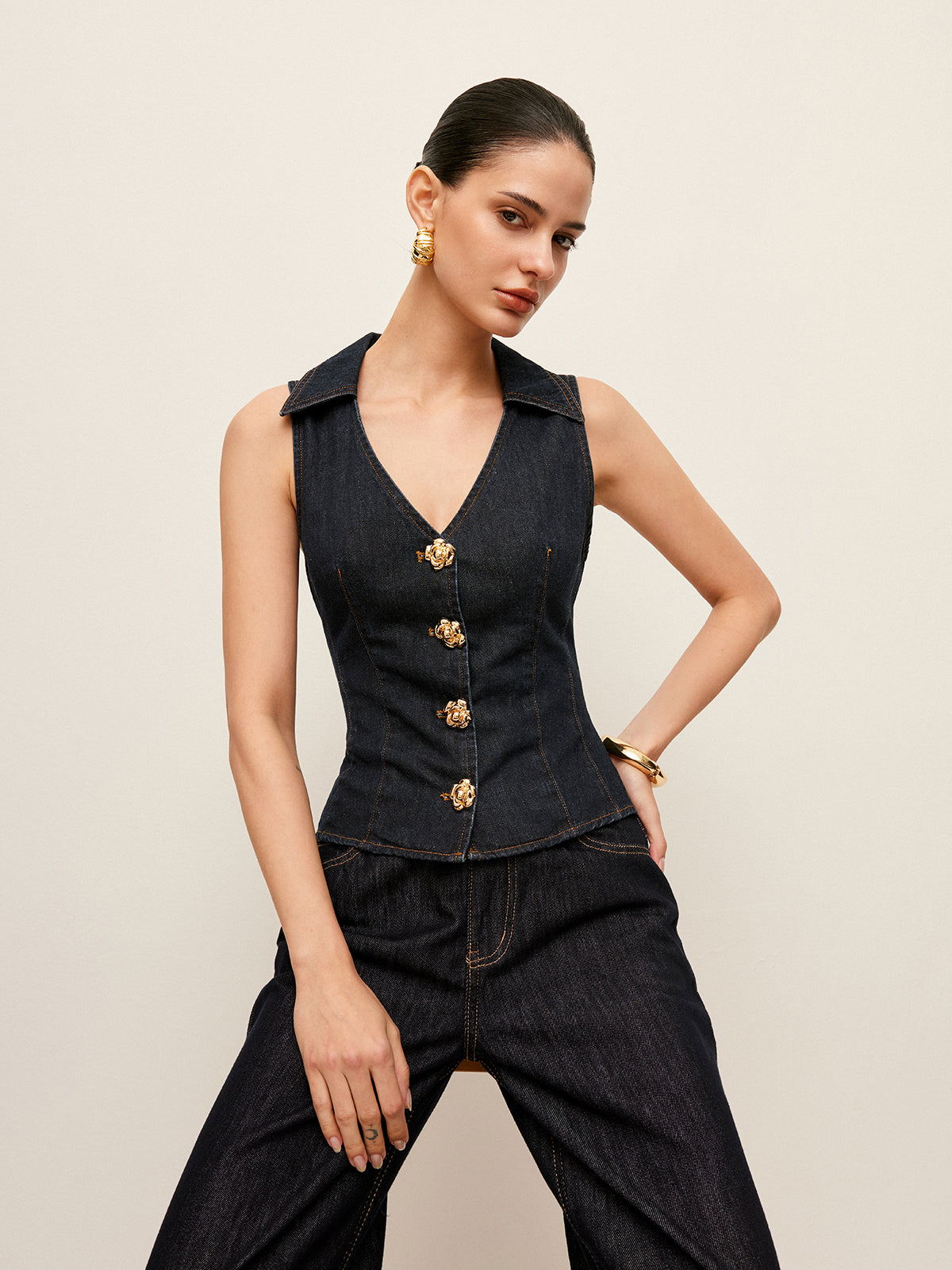 Çiçekli Düğme Detaylı Denim Yaka Yelek