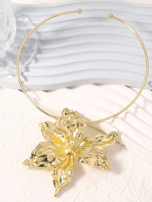 Çiçek Desenli Choker Kolye