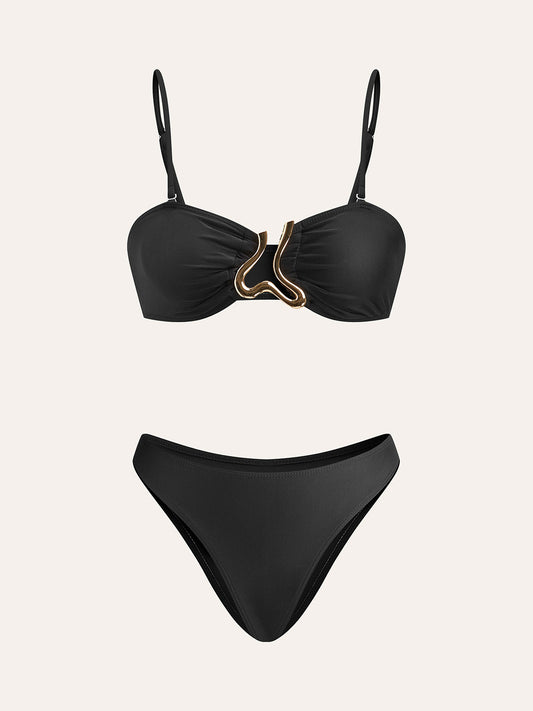 Altın Detaylı Bikini Seti ve Pareo Etek