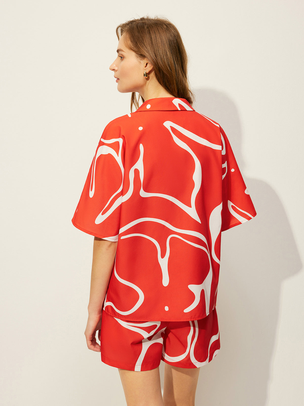 Soyut Baskılı Gömlek ve Şort Takımı