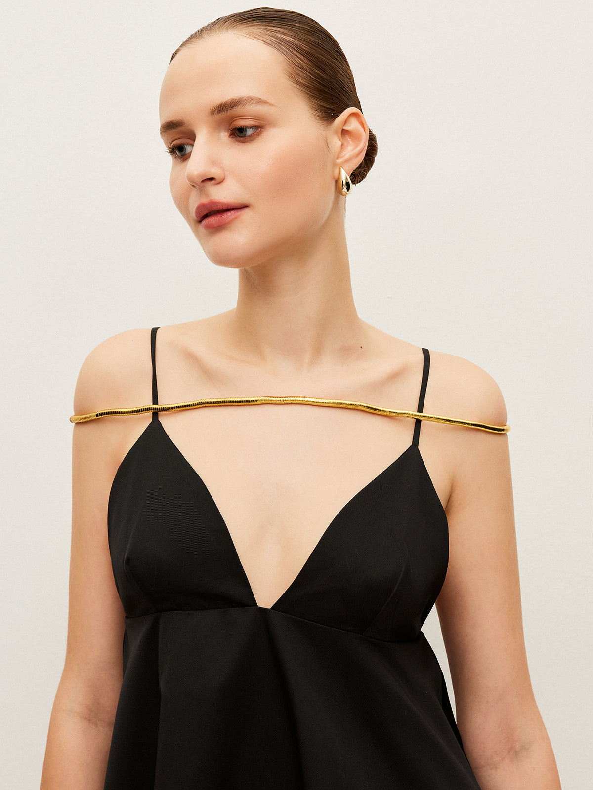 Bükümlü Esnek Altın Kolye