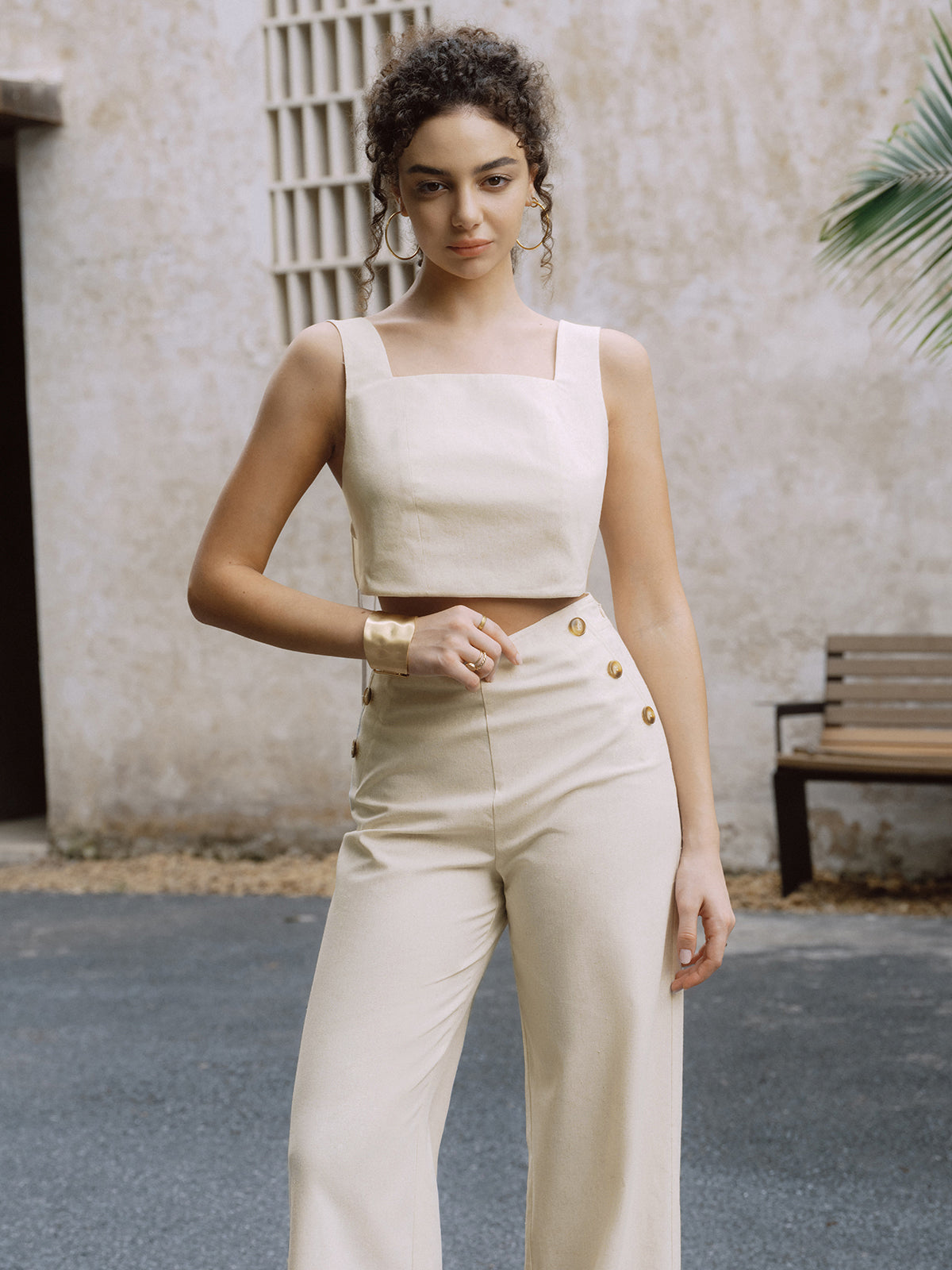 Pamuk ve Keten Düğmeli Dekorlu Süveter ile Düz Paça Pantolon Takımı