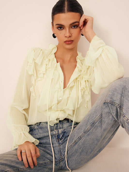 Yarı Şeffaf Volanlı Şifon Yırtmaçlı Bluz