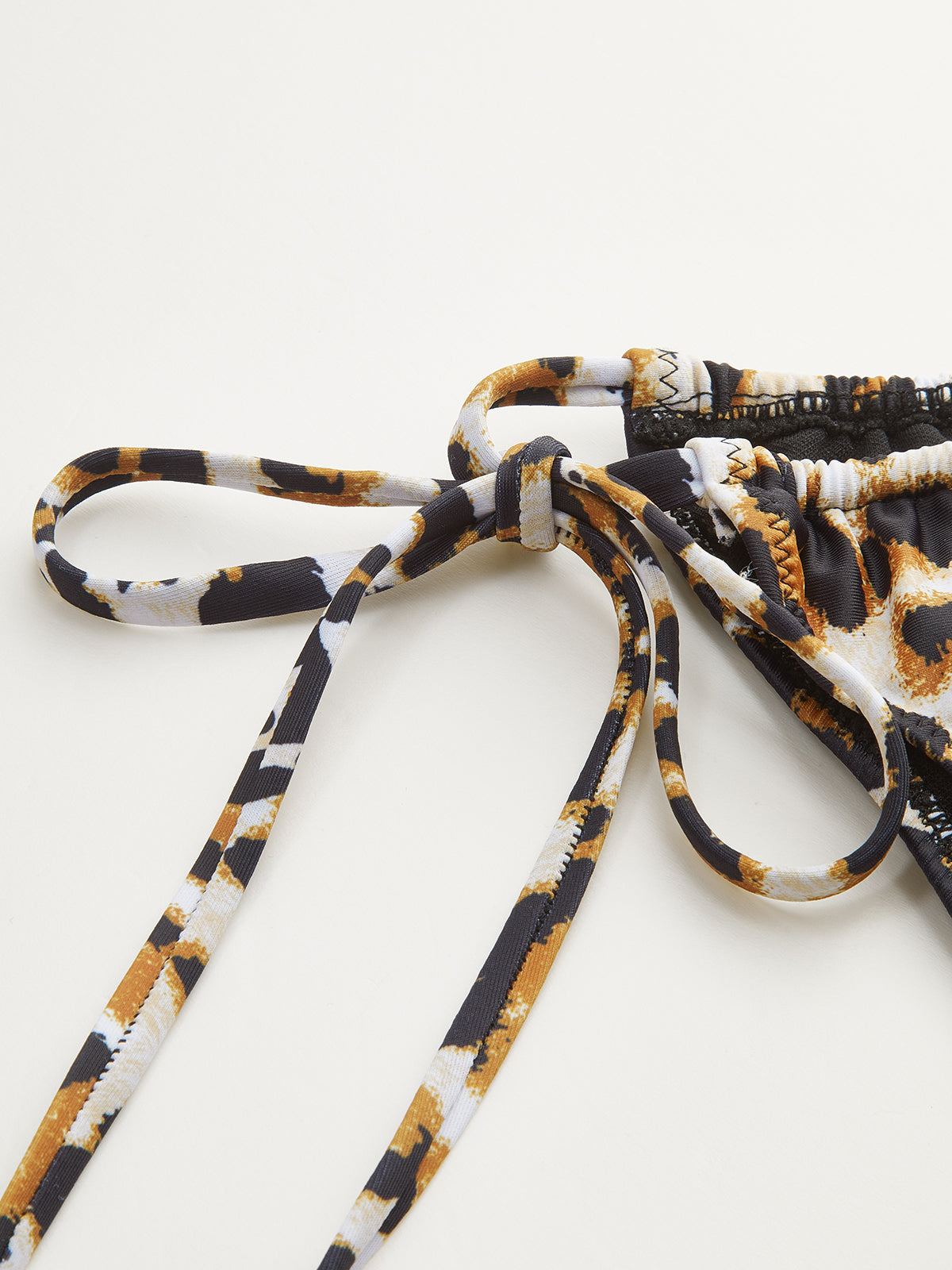 Leopar Desenli Bağlamalı Bikini Altı