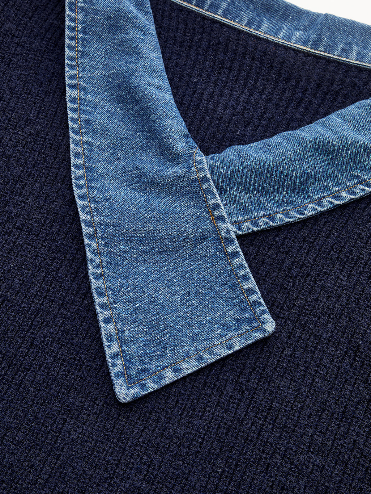 Denim Panel Asimetrik V Yaka Triko Üst