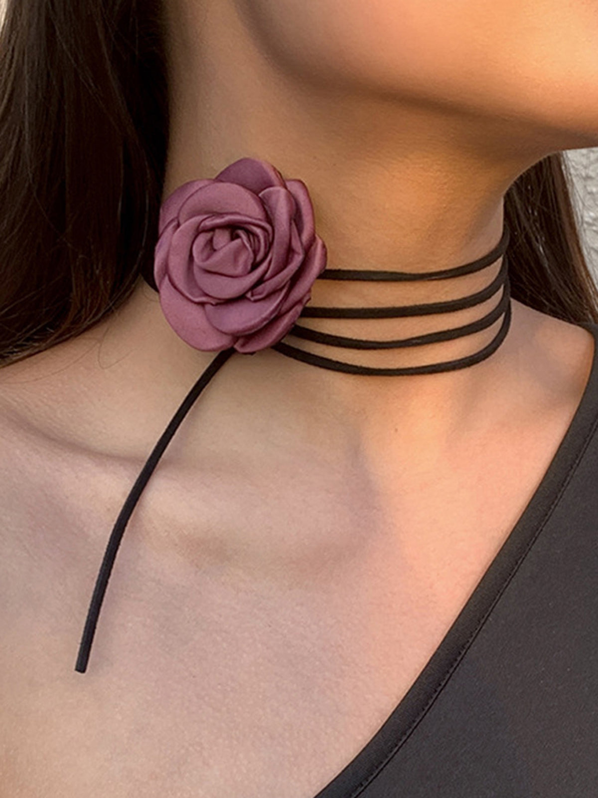 Rosette Bud Choker Kolye