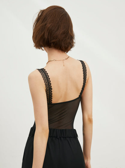 Yarı Şeffaf Çiçek Desenli Dantel Büstiyer Bodysuit