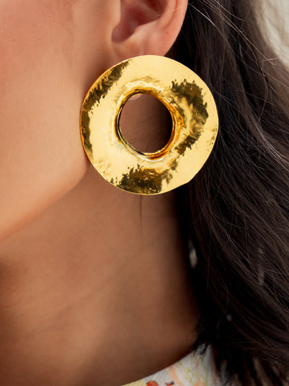 Altın Dokulu Metal Daire Stud Küpeler