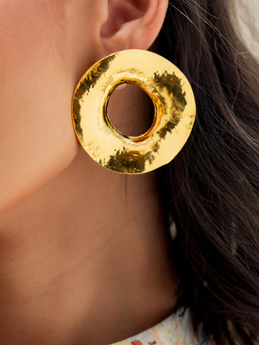 Altın Dokulu Metal Daire Stud Küpeler