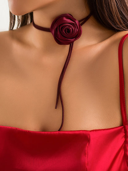 Gül Tomurcuğu Düğümlü Kolye