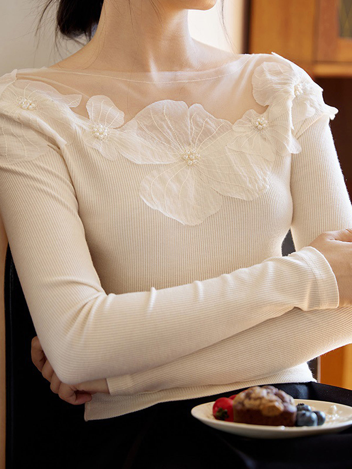 Çiçek Desenli Ribanalı Slim T-Shirt