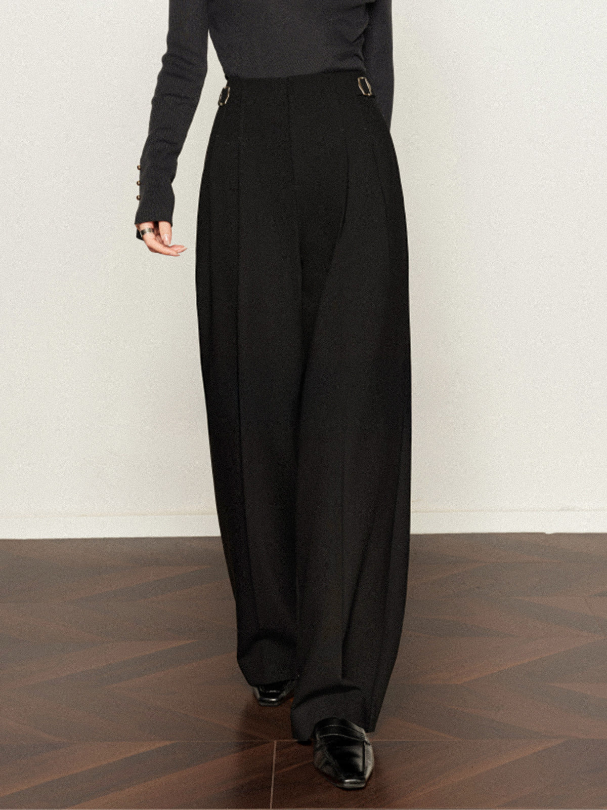 Plise Sırtlı Geniş Paça Pantolonlar