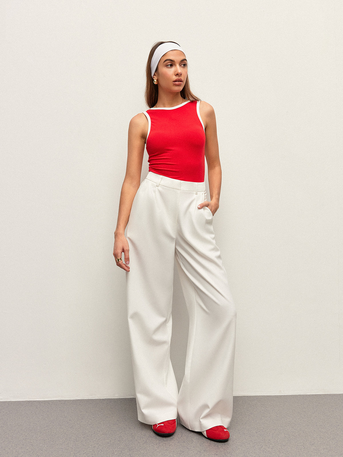 Sırtı Açık Atlet