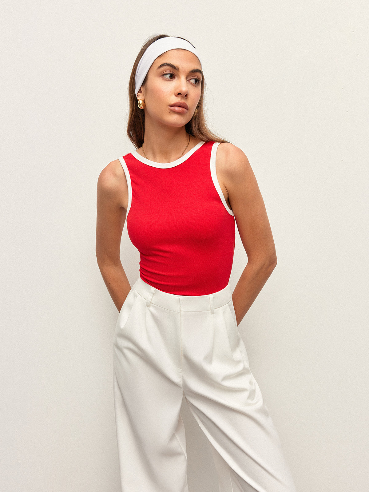 Sırtı Açık Atlet