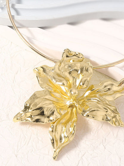 Çiçek Desenli Choker Kolye