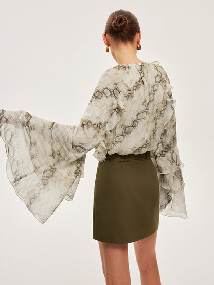 Yarı Şeffaf Desenli Volan Kollar Chiffon Bluz
