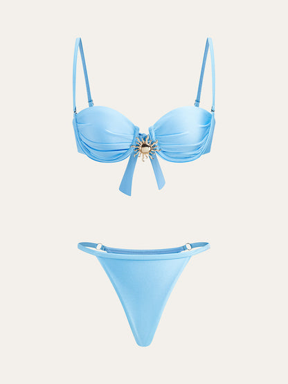 Güneş Işıltısı Bikini Seti ve Pareo Etek İle