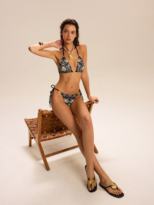 Altın Detaylı Halkalarla Süslenmiş Baskılı Bikini Takımı