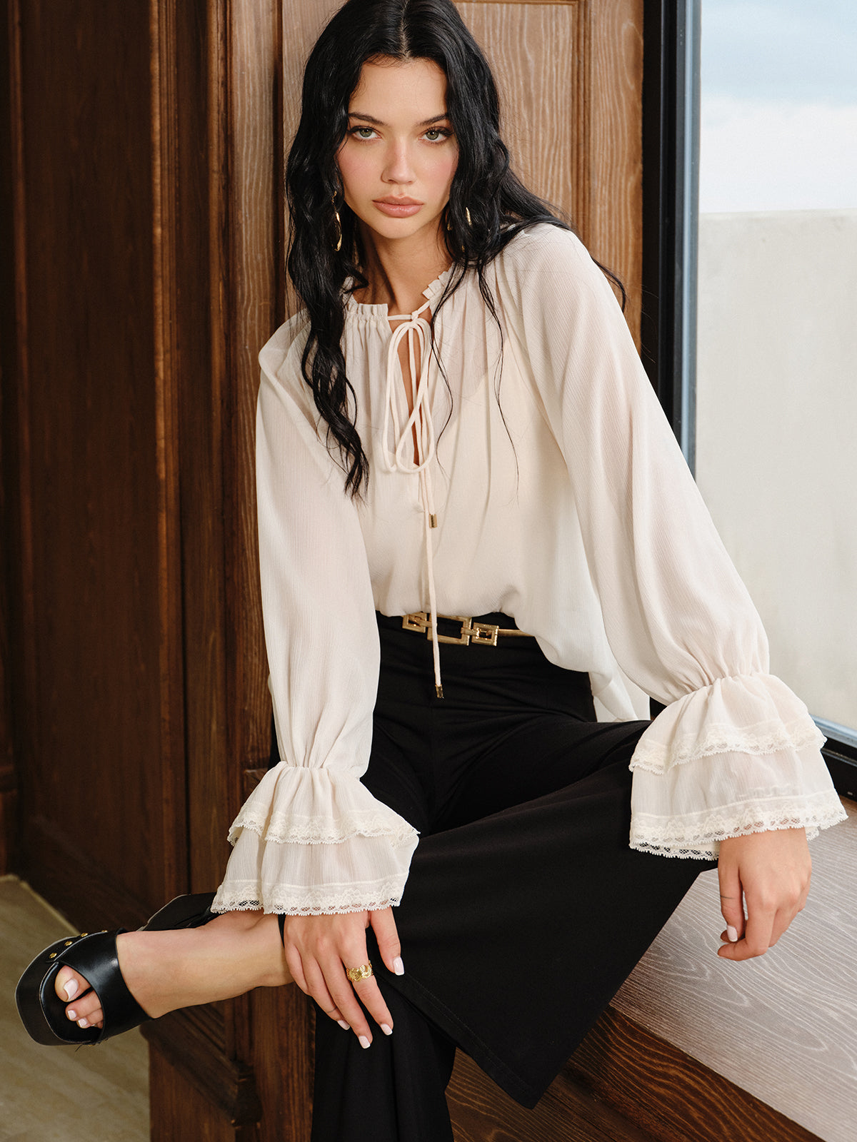 Çan Kollu Transparan Şifon Bluz Seti Astar ile