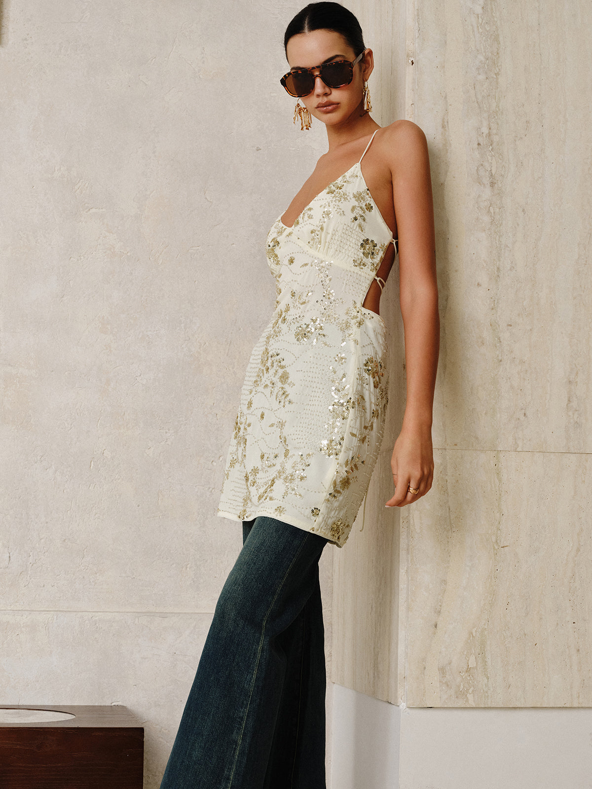 Çapraz Sırt Bağcıklı Pul Payetli Askılı Elbise