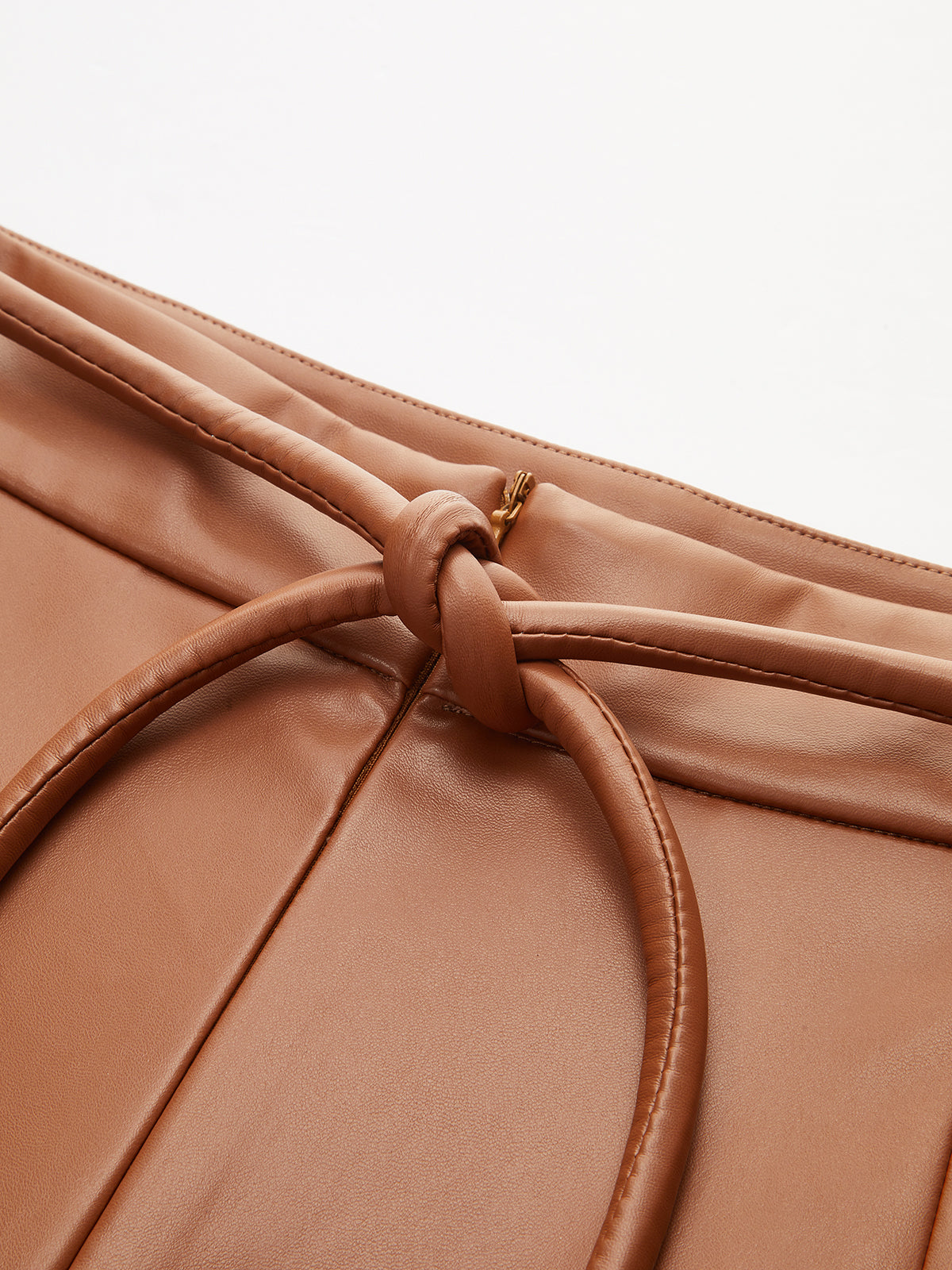 Pileli Suni Deri Şort